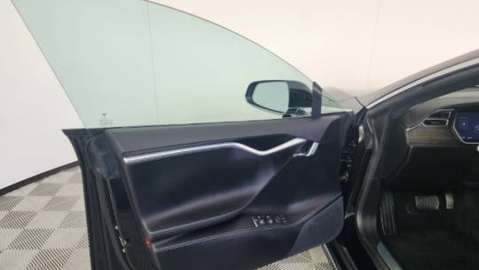 2016 Tesla Model S 5YJSA1E29GF174425