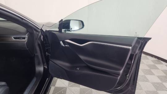 2016 Tesla Model S 5YJSA1E29GF174425