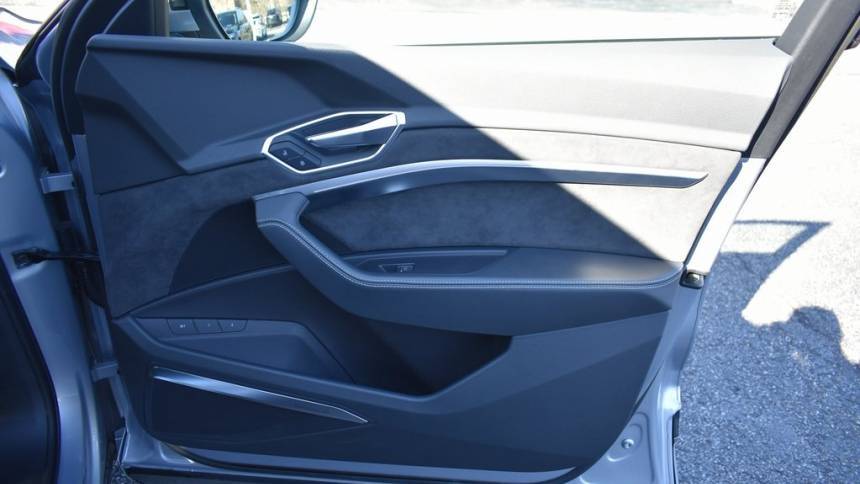 2019 Audi e-tron WA1VAAGE0KB022396