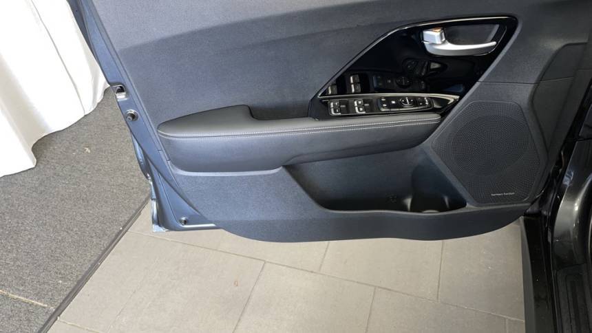 2022 Kia NIRO EV KNDCC3LG4N5135636