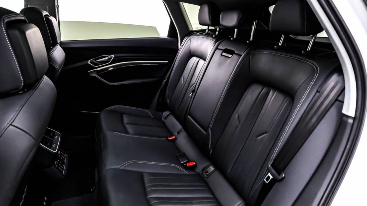 2021 Audi e-tron WA1LAAGE0MB030105