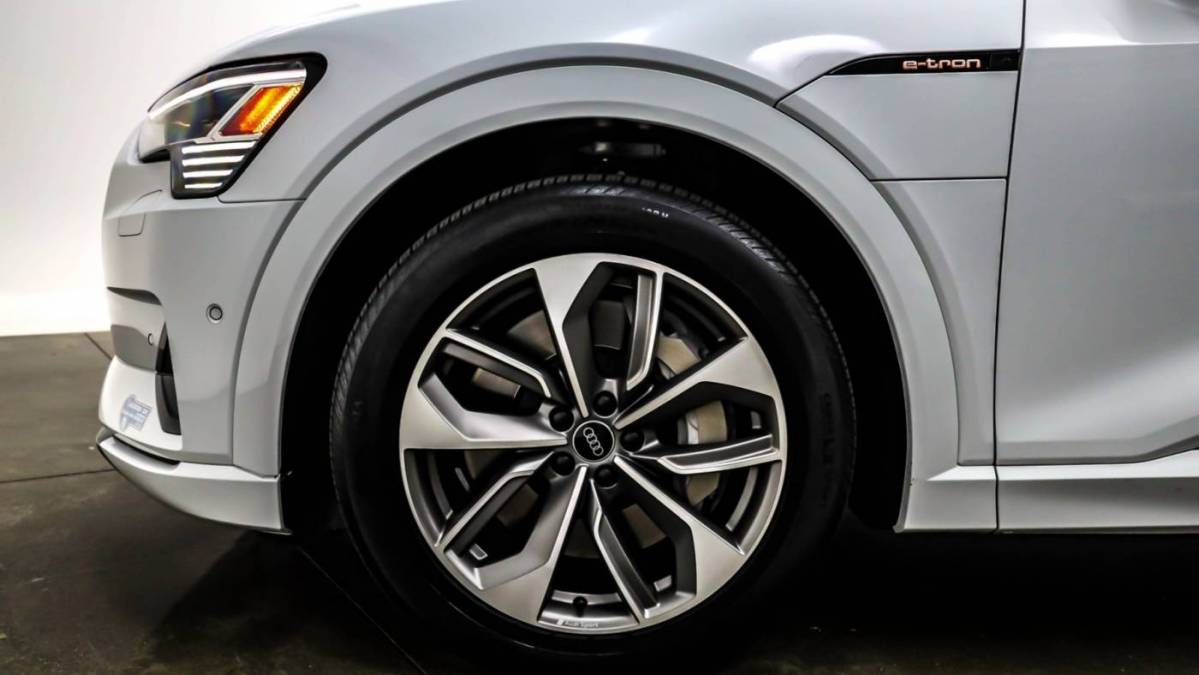 2021 Audi e-tron WA1LAAGE0MB030105