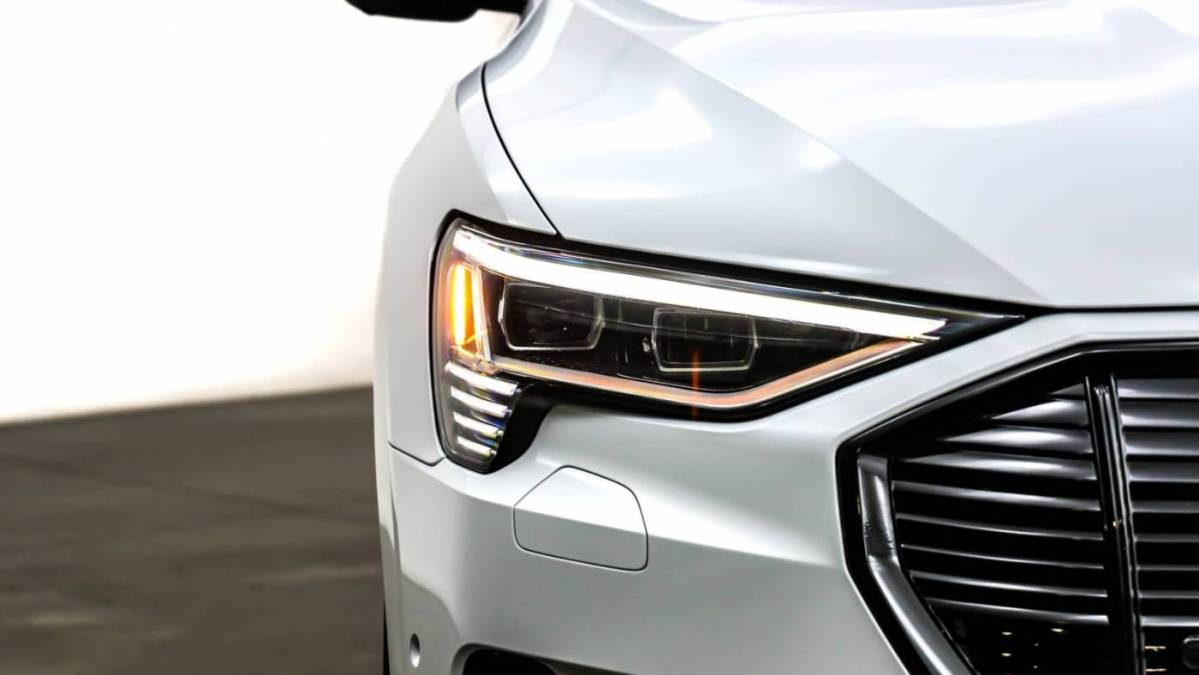 2021 Audi e-tron WA1LAAGE0MB030105