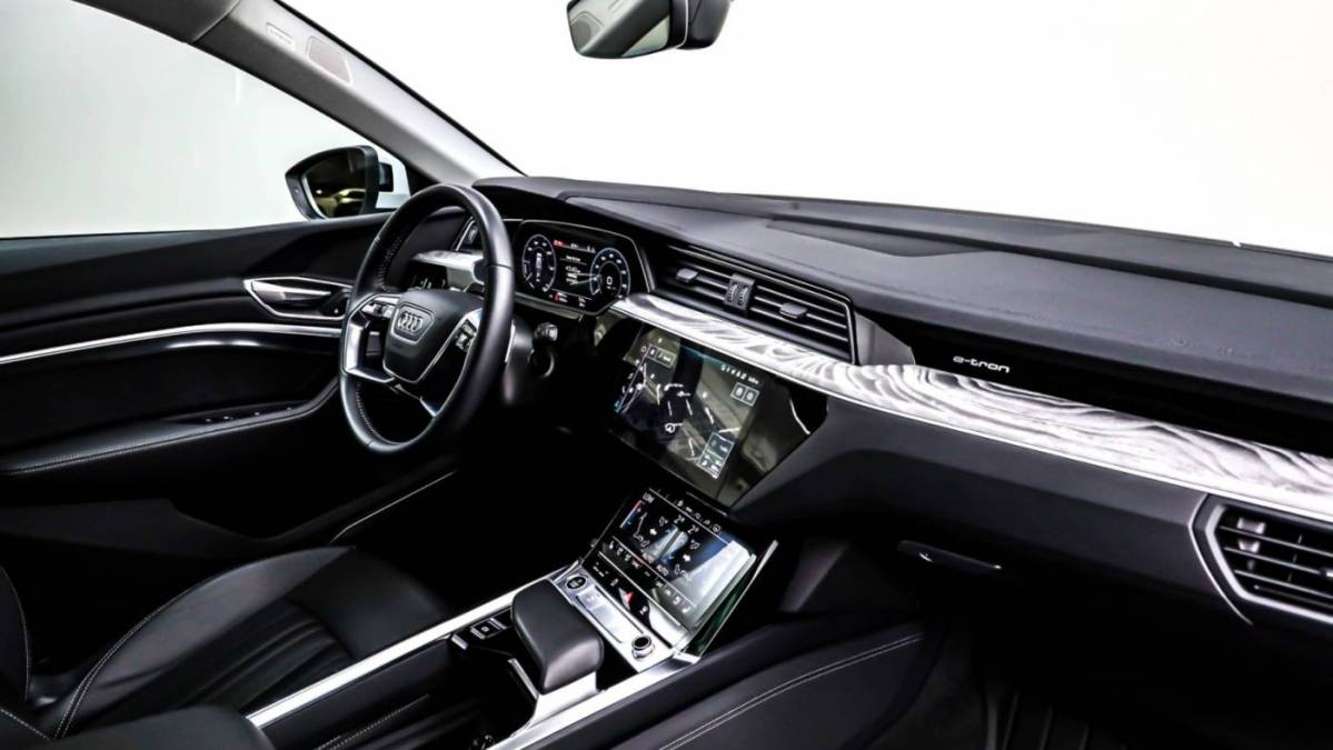 2021 Audi e-tron WA1LAAGE0MB030105