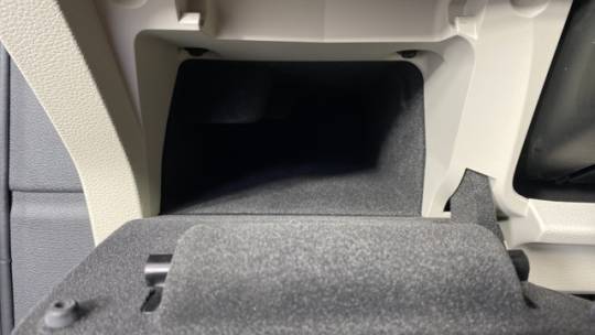 2019 Audi e-tron WA1LAAGE8KB009077