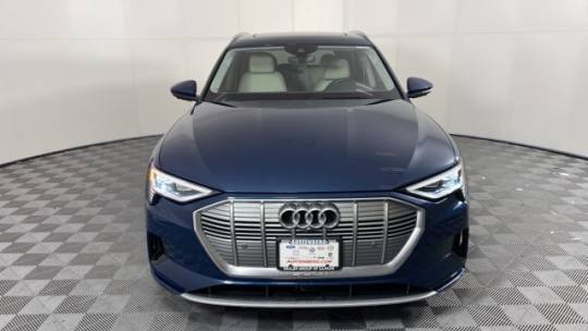 2019 Audi e-tron WA1LAAGE8KB009077