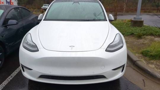 2021 Tesla Model Y 5YJYGDEE3MF099379