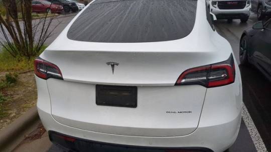 2021 Tesla Model Y 5YJYGDEE3MF099379