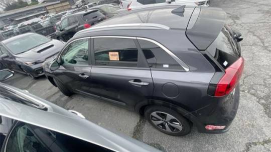 2018 Kia Niro KNDCM3LD8J5180396