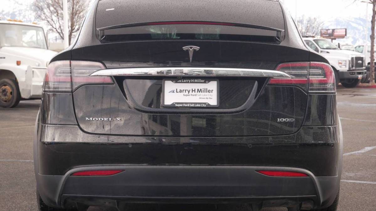 2017 Tesla Model X 5YJXCDE24HF043213