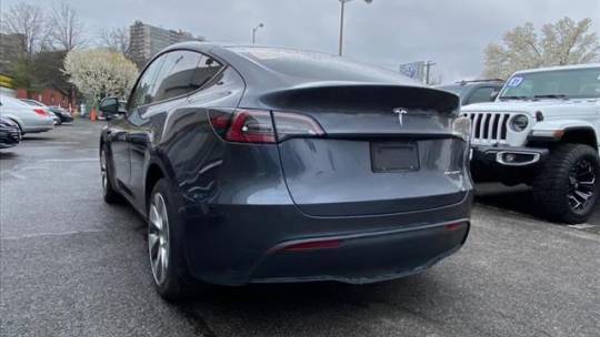 2020 Tesla Model Y 5YJYGDEE3LF008951