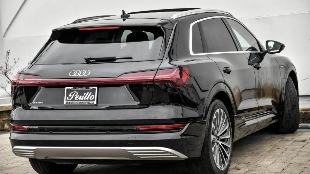 2019 Audi e-tron WA1VAAGE8KB023313
