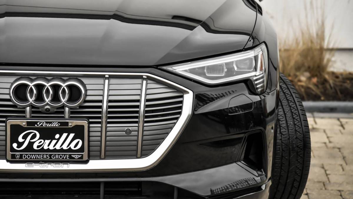 2019 Audi e-tron WA1VAAGE8KB023313