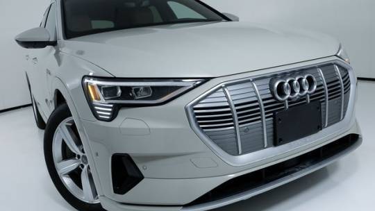 2019 Audi e-tron WA1LABGE7KB015376