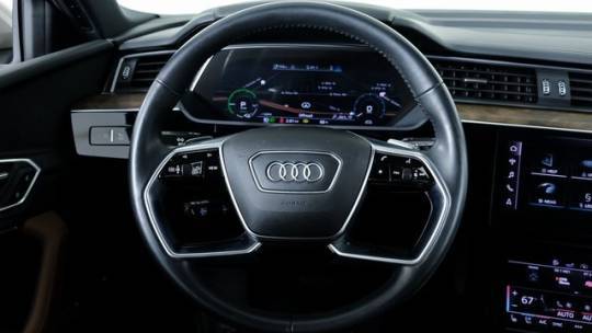 2019 Audi e-tron WA1LABGE7KB015376