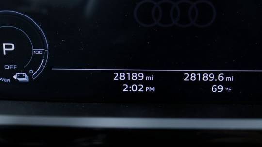 2019 Audi e-tron WA1LABGE7KB015376