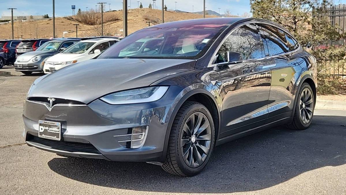 2017 Tesla Model X 5YJXCBE26HF058056