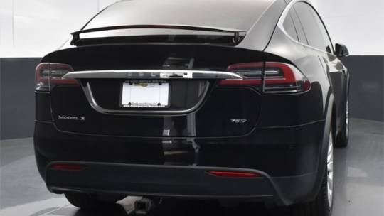 2018 Tesla Model X 5YJXCAE23JF088082