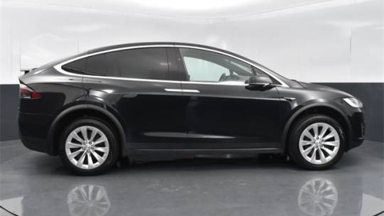 2018 Tesla Model X 5YJXCAE23JF088082