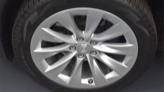 2018 Tesla Model X 5YJXCAE23JF088082