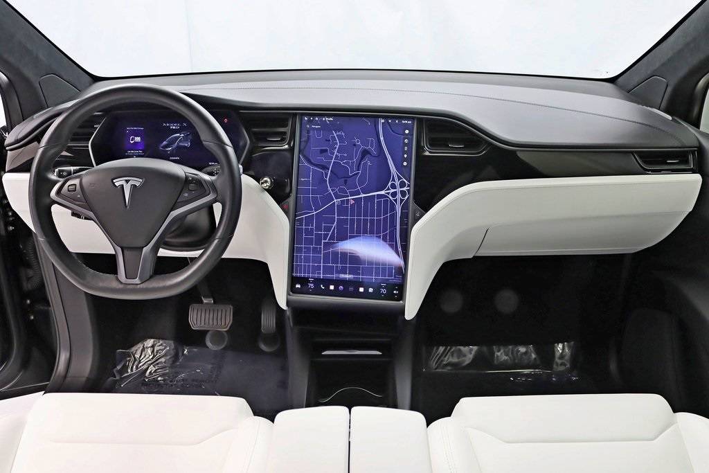 2018 Tesla Model X 5YJXCBE28JF127044