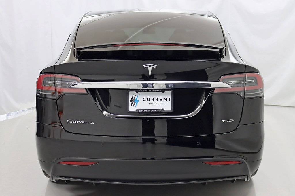 2018 Tesla Model X 5YJXCBE28JF127044
