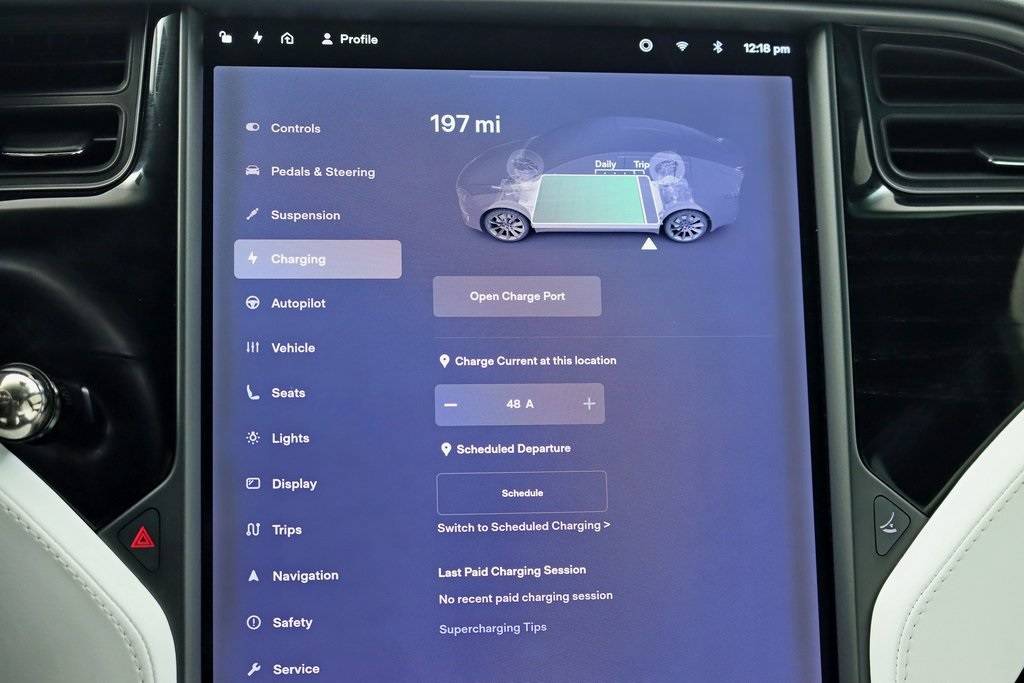 2018 Tesla Model X 5YJXCBE28JF127044