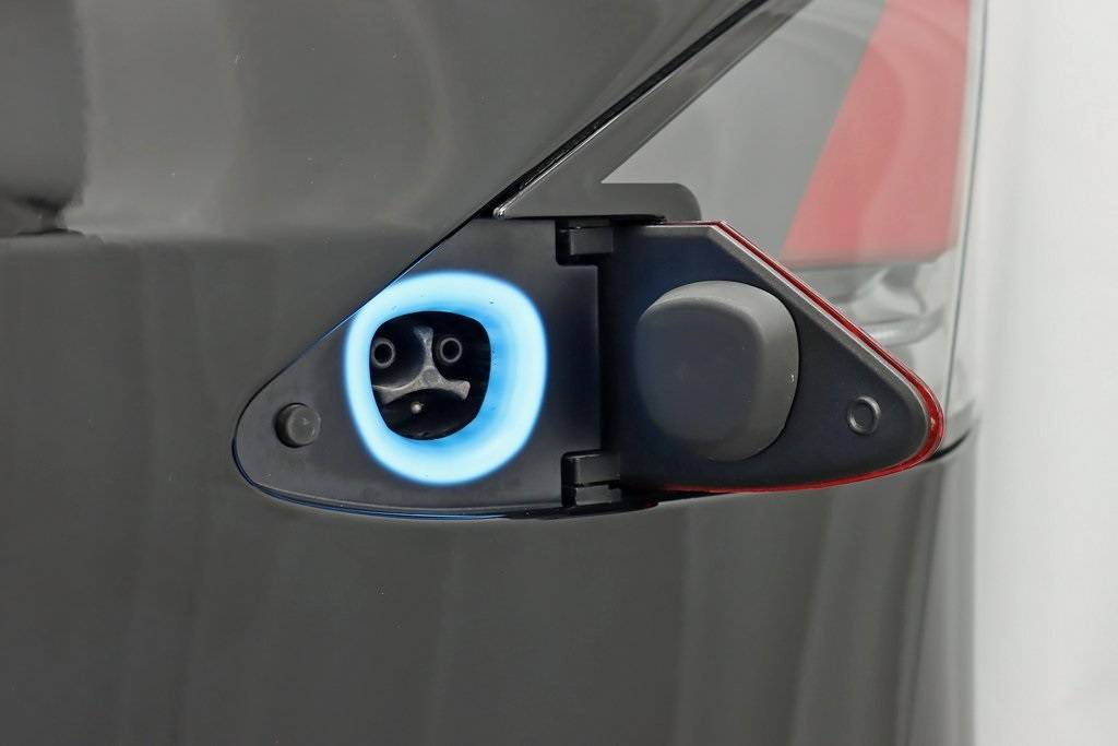 2018 Tesla Model X 5YJXCBE28JF127044