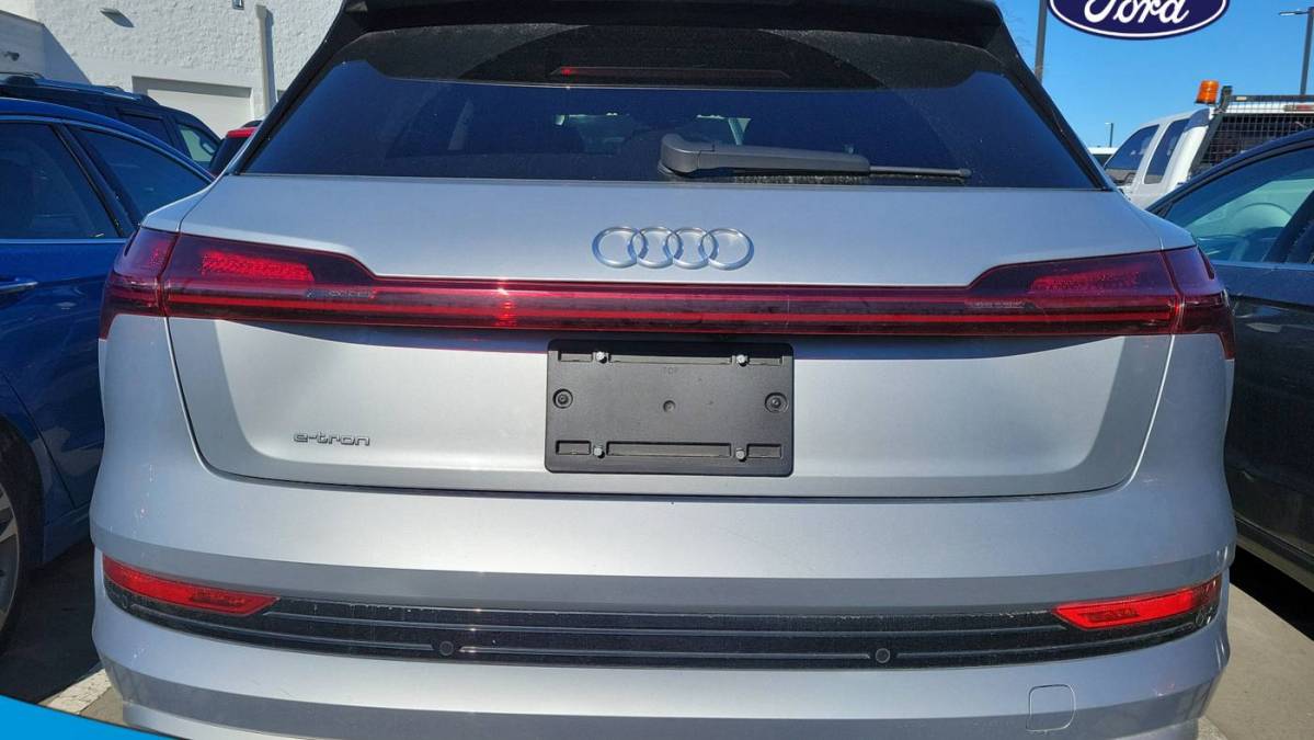 2019 Audi e-tron WA1VABGE3KB008773