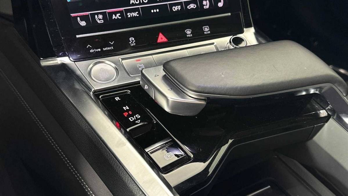 2019 Audi e-tron WA1LAAGE2KB017319