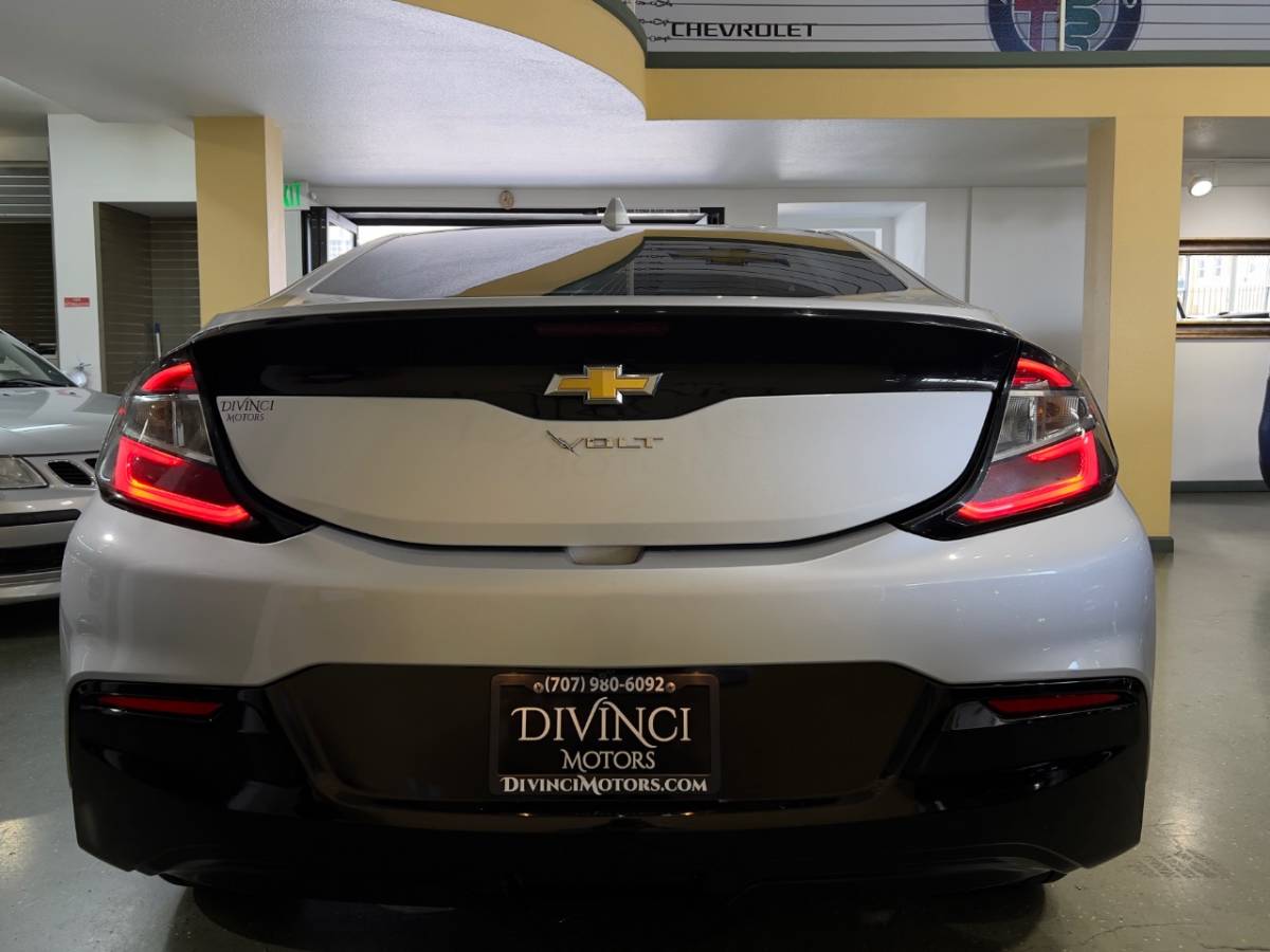 2017 Chevrolet VOLT 1G1RC6S56HU105200