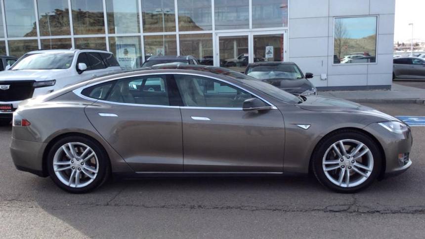 2015 Tesla Model S 5YJSA1E20FF102947