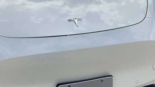 2021 Tesla Model Y 5YJYGDEE7MF258677