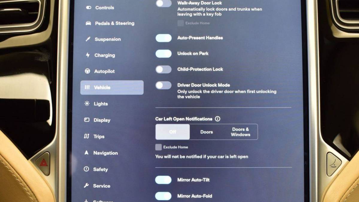 2015 Tesla Model S 5YJSA1H24FFP74120