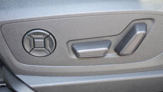 2021 Audi e-tron WA1LAAGE0MB004880