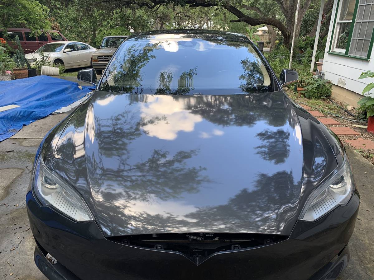 2015 Tesla Model S 5YJSA1S29FF095503