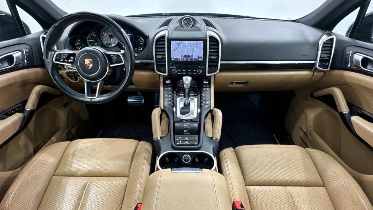 2018 Porsche Cayenne WP1AE2A29JLA72489