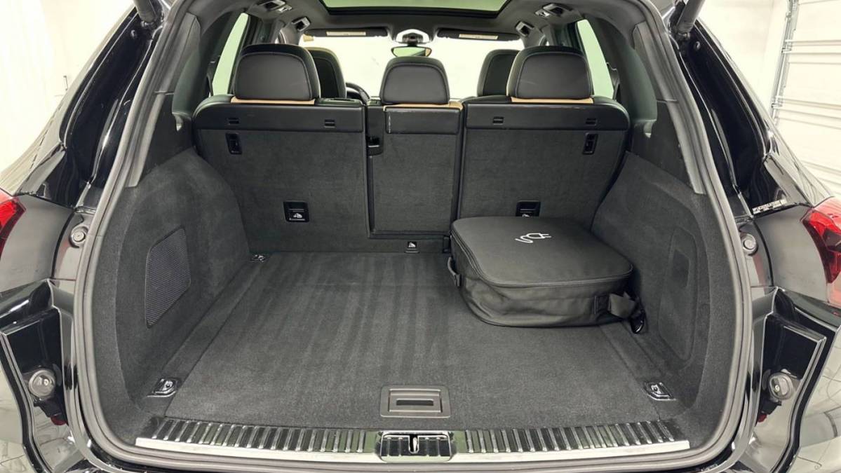 2018 Porsche Cayenne WP1AE2A29JLA72489