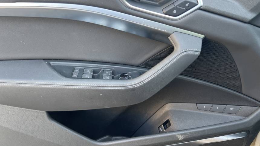 2019 Audi e-tron WA1LAAGE2KB024562