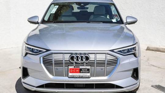 2019 Audi e-tron WA1LAAGE7KB015629