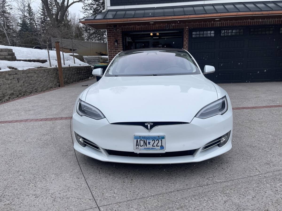 2017 Tesla Model S 5YJSA1E28HF202717