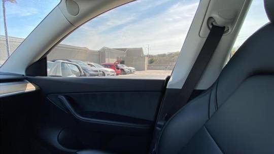 2021 Tesla Model Y 5YJYGDEE1MF146523