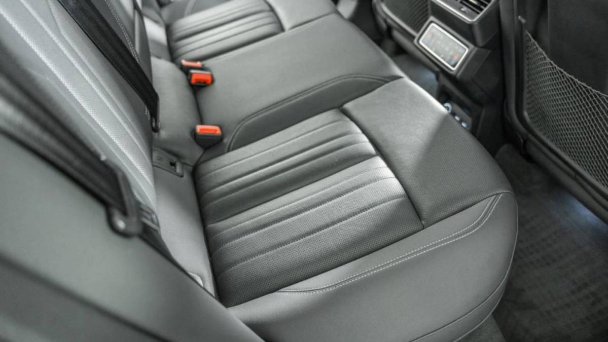 2019 Audi e-tron WA1LAAGE5KB019372