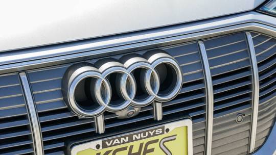 2019 Audi e-tron WA1LAAGE0KB012152