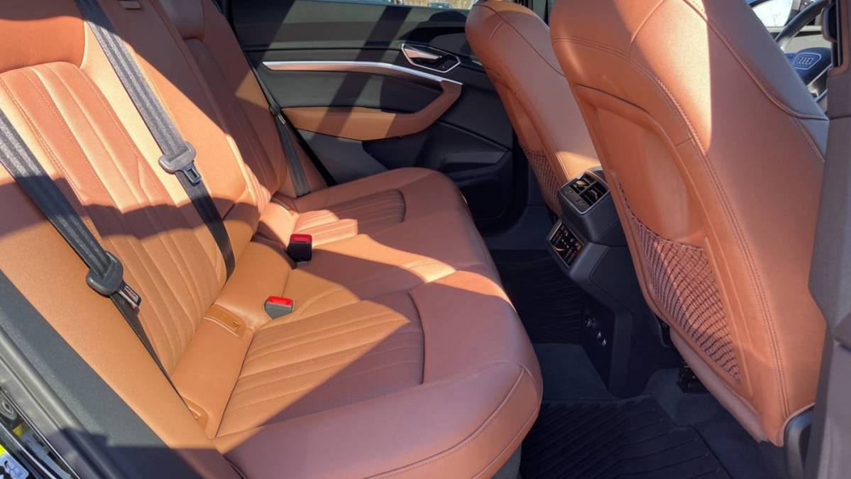 2019 Audi e-tron WA1LAAGE3KB020391