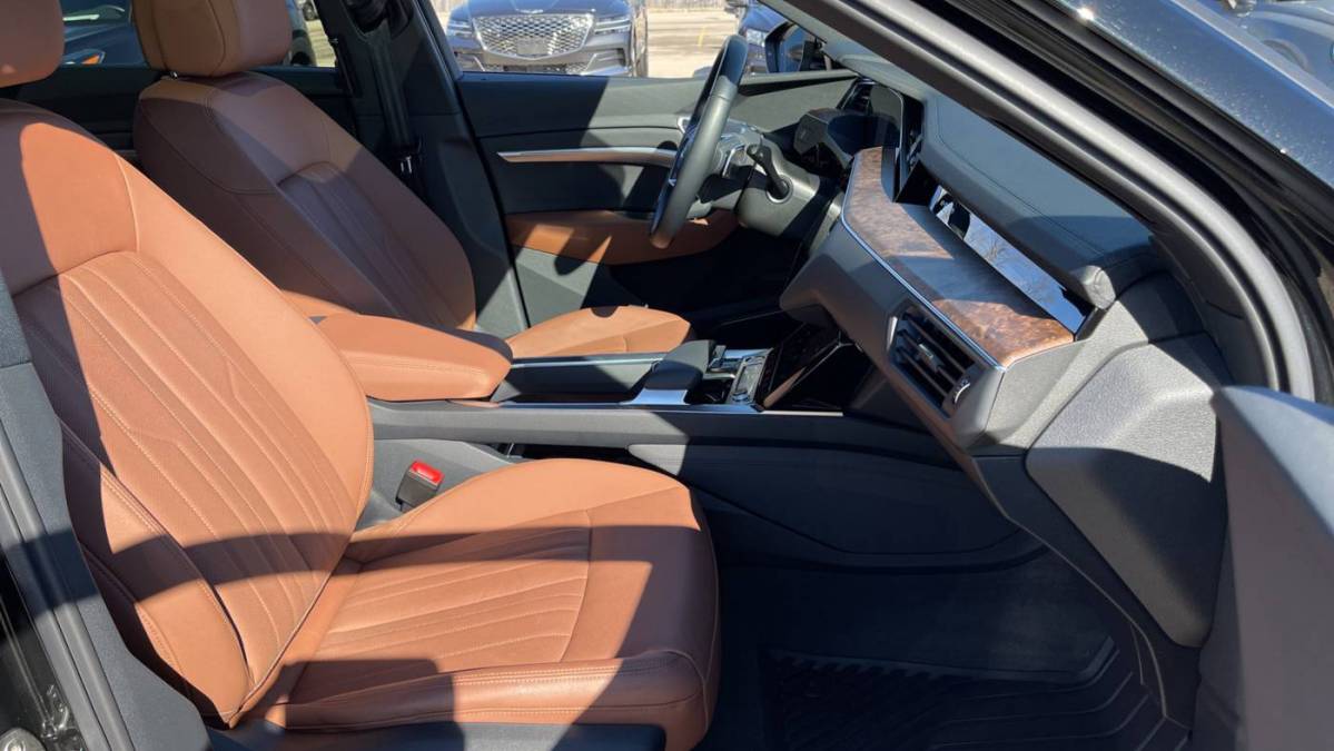 2019 Audi e-tron WA1LAAGE3KB020391