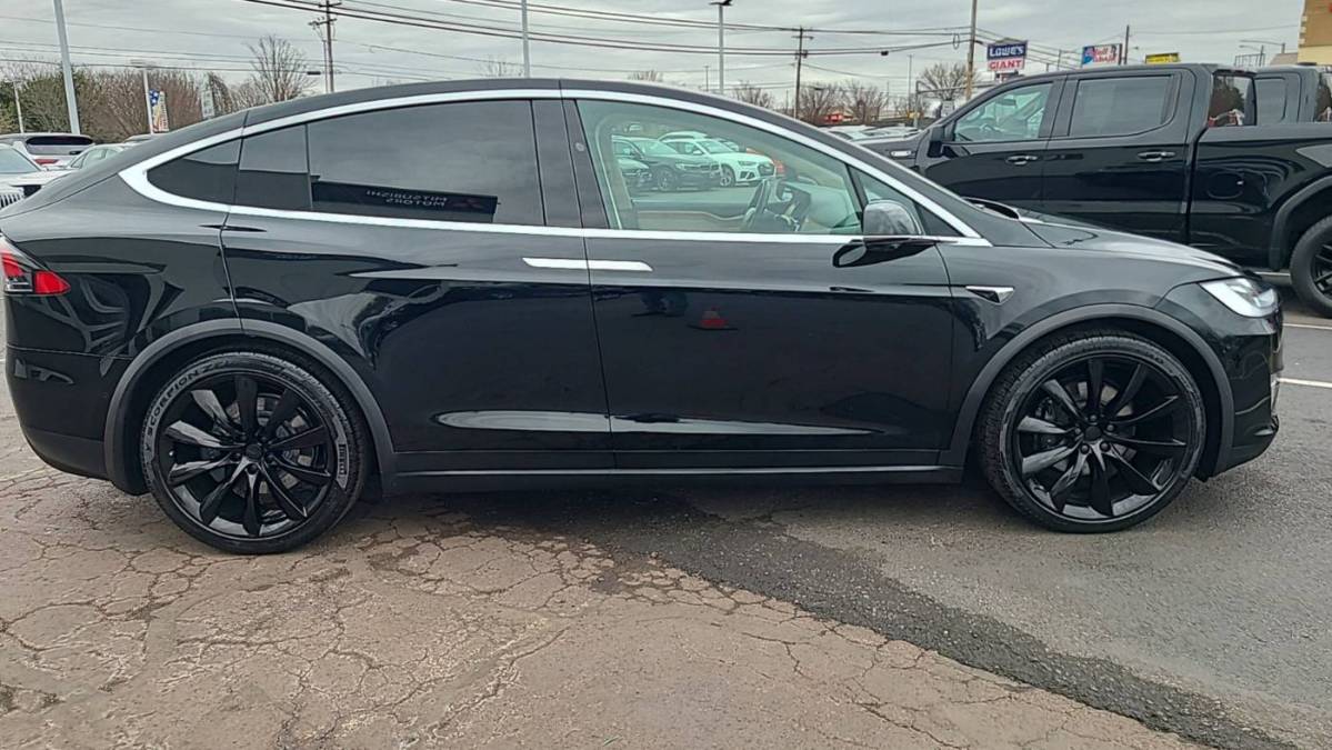 2019 Tesla Model X 5YJXCBE28KF154553