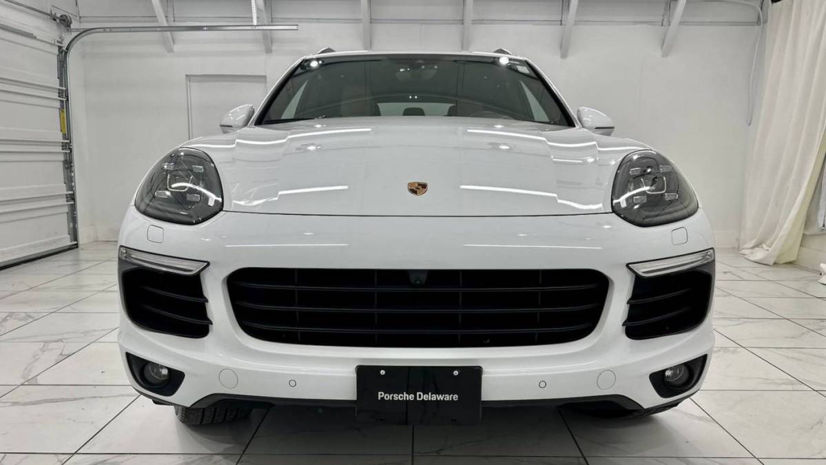 2017 Porsche Cayenne WP1AE2A23HLA71641
