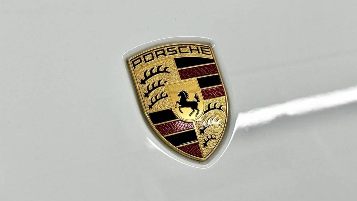 2017 Porsche Cayenne WP1AE2A23HLA71641