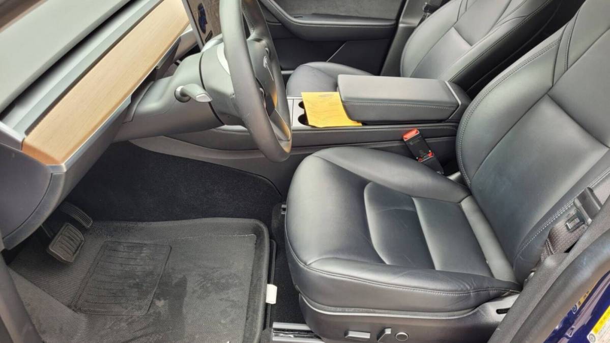 2021 Tesla Model Y 5YJYGDEE0MF122214